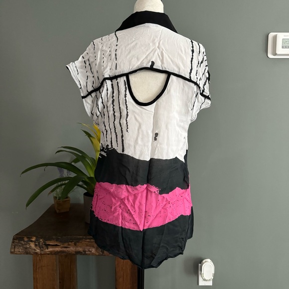 Picadilly Button Up Sleeveless Top - Picture 3 of 9